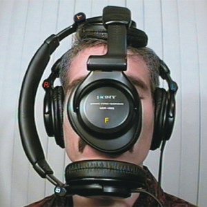 headphonephoto2darkhair